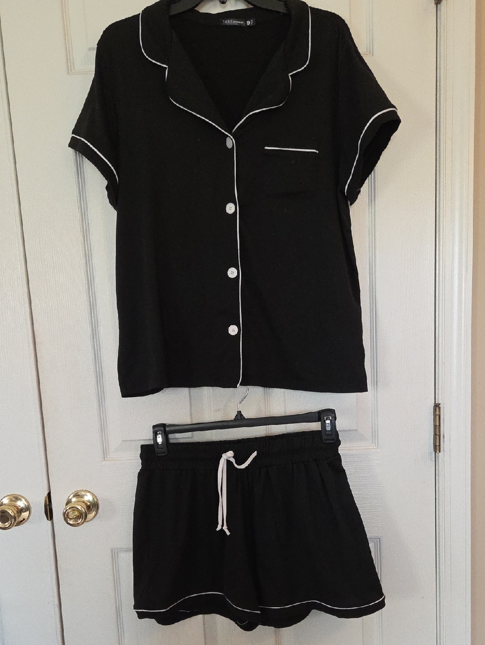 Tart Black Short-Sleeve Pajama Set with White Piping